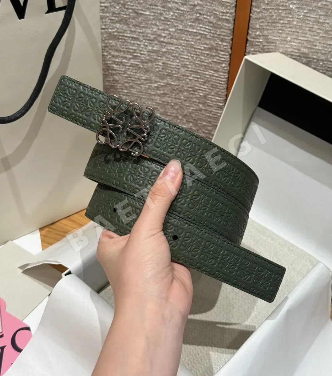 로에베 아나그램 리버시블 송아지가죽 벨트 상세 이미지 3