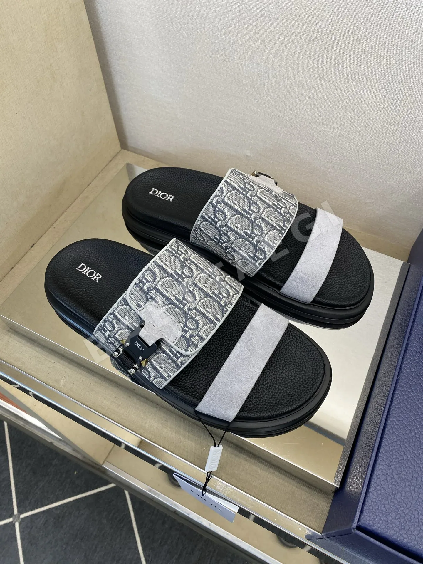 디올 남성 슬리퍼 상세 이미지 3