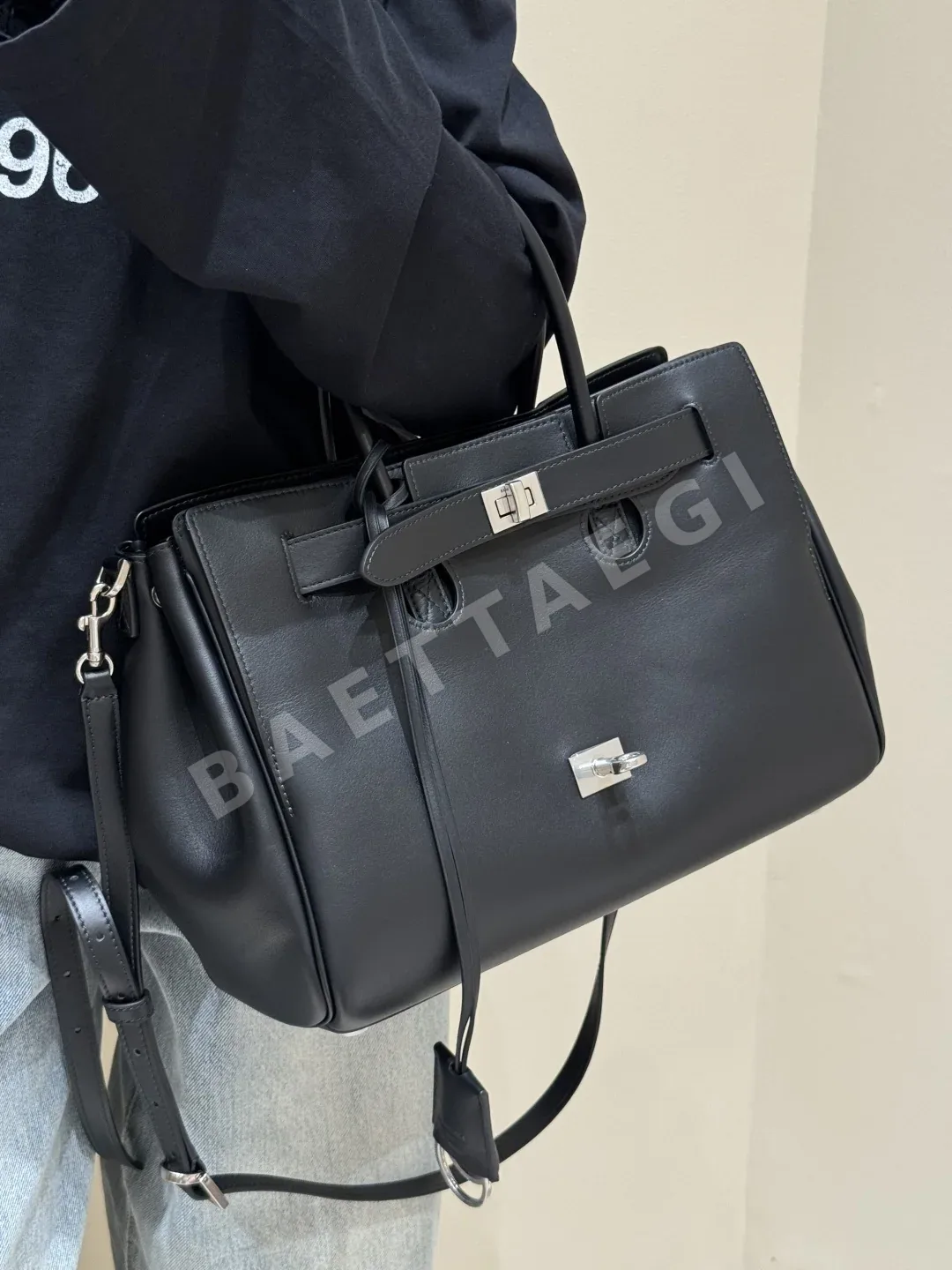 발렌시아가 벨 에어 캐리 올 백 상세 이미지 5