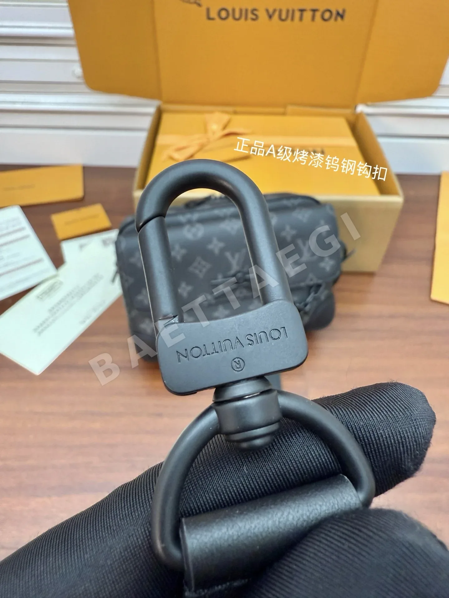 루이비통 다이아몬드 패턴 천연 가죽 가방 M46795 상세 이미지 4