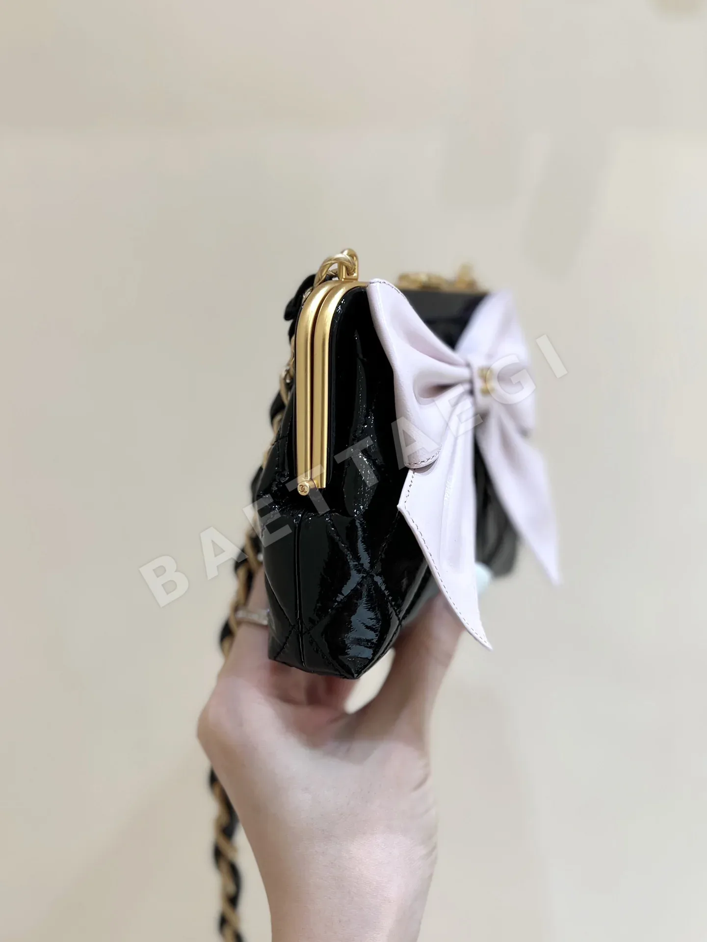 샤넬 24A 보우 클립 미니 헝겝 가방 AP4028 상세 이미지 2