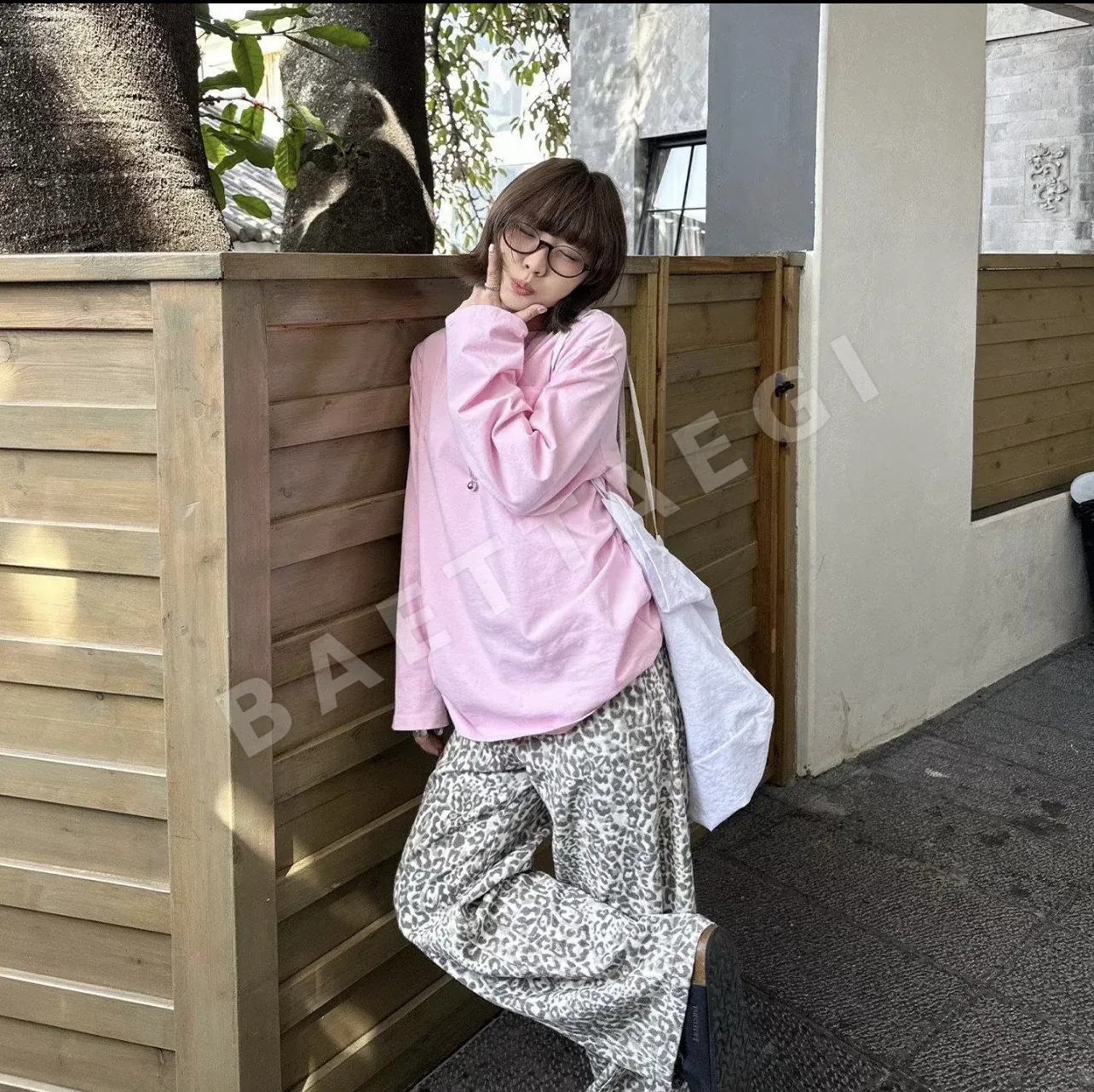 아크네스튜디오 핑크 포켓 긴팔 티셔츠 상세 이미지 2