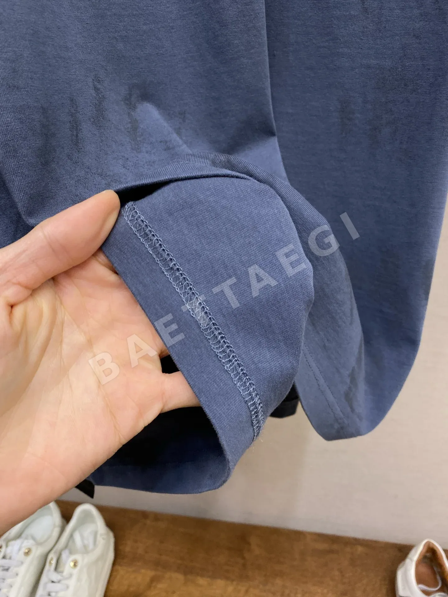 발렌시아가 자수 라운드넥 남성 반팔 티셔츠 상세 이미지 6