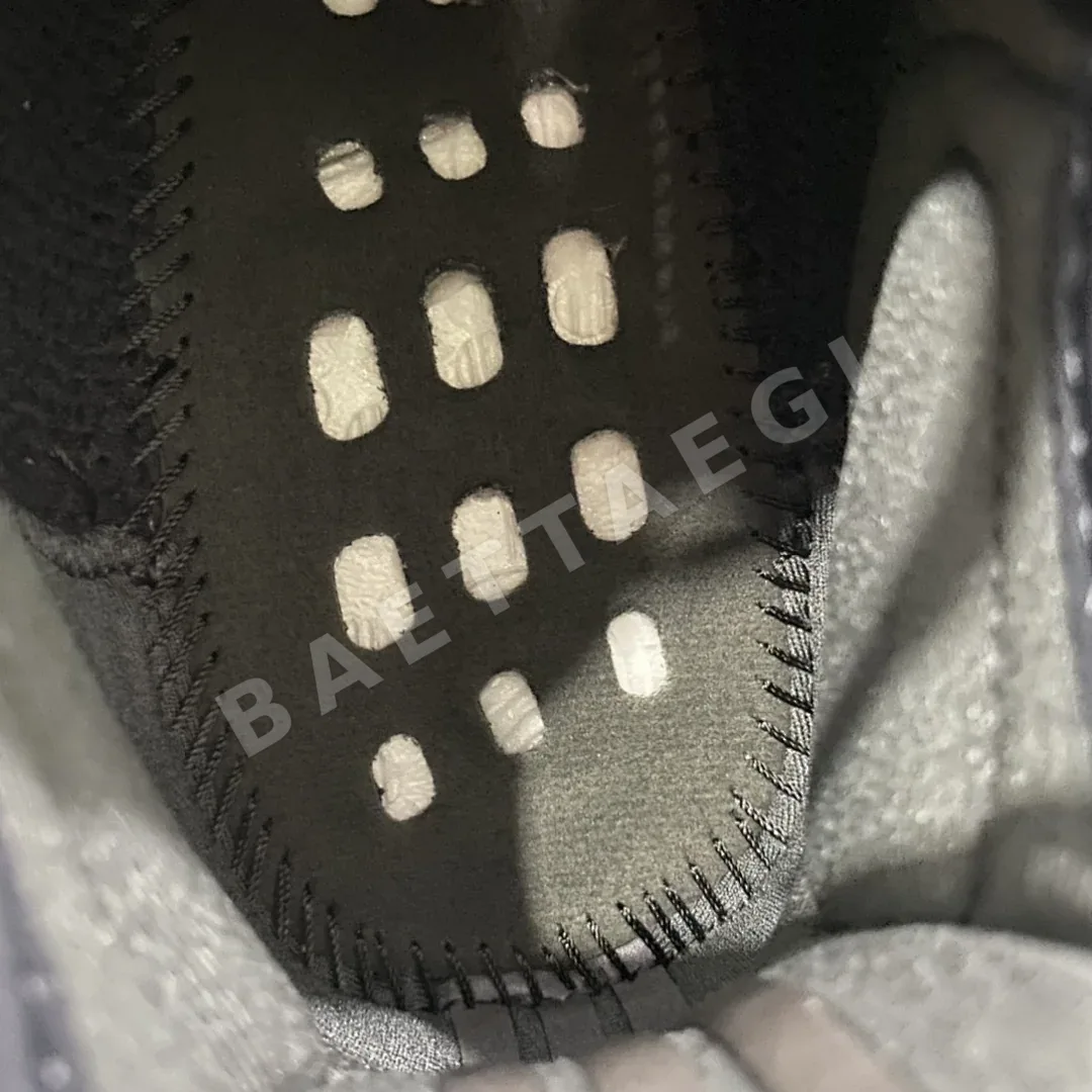 아디다스 이지 350 HQ4540 200683 Adidas Yeezy 350 상세 이미지 11