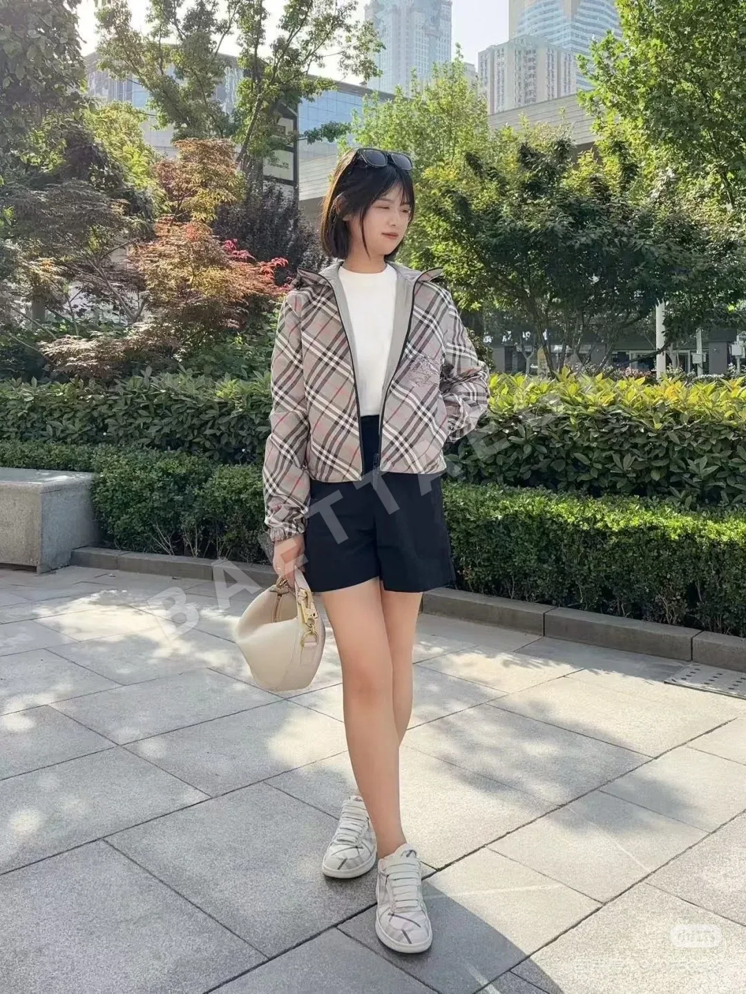 버버리 여성 자켓 상세 이미지 4