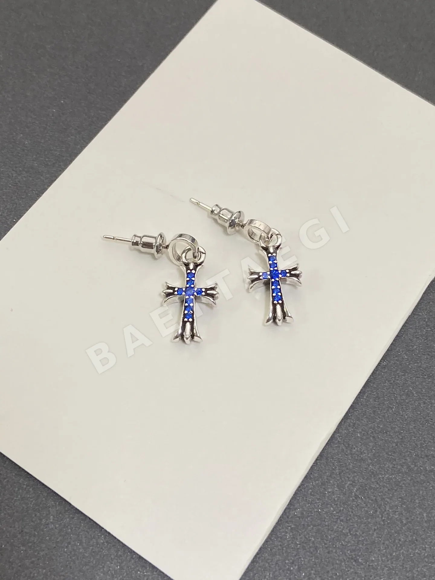 크롬하츠 크로스 귀걸이 상세 이미지 2