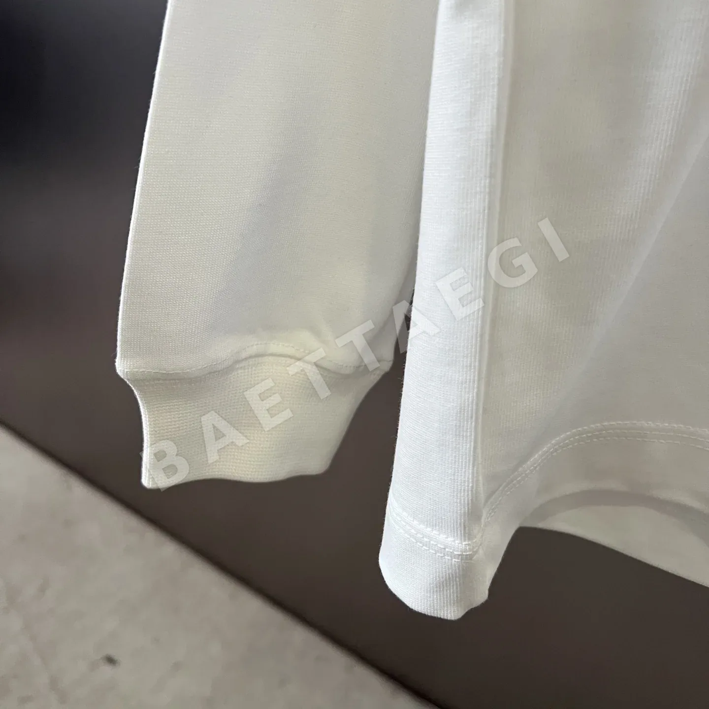 발렌시아가 남성 긴팔 티셔츠 상세 이미지 6