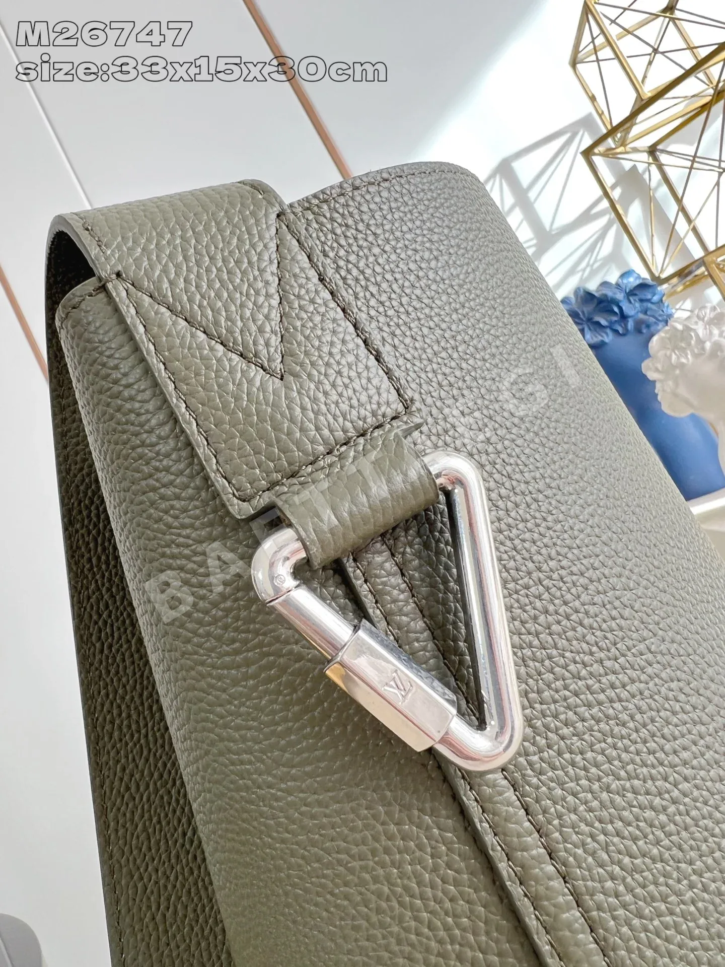 루이비통 베르소 카프스킨 스웨이드 파우치 핸드백 M26747 상세 이미지 5