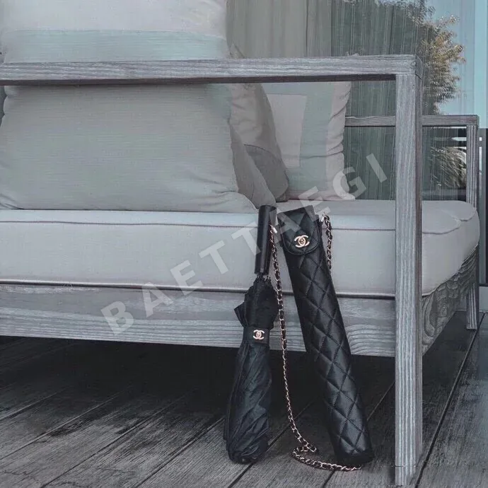 샤넬 퀼팅 캐비어 스킨 금장 장식 우산 상세 이미지 8