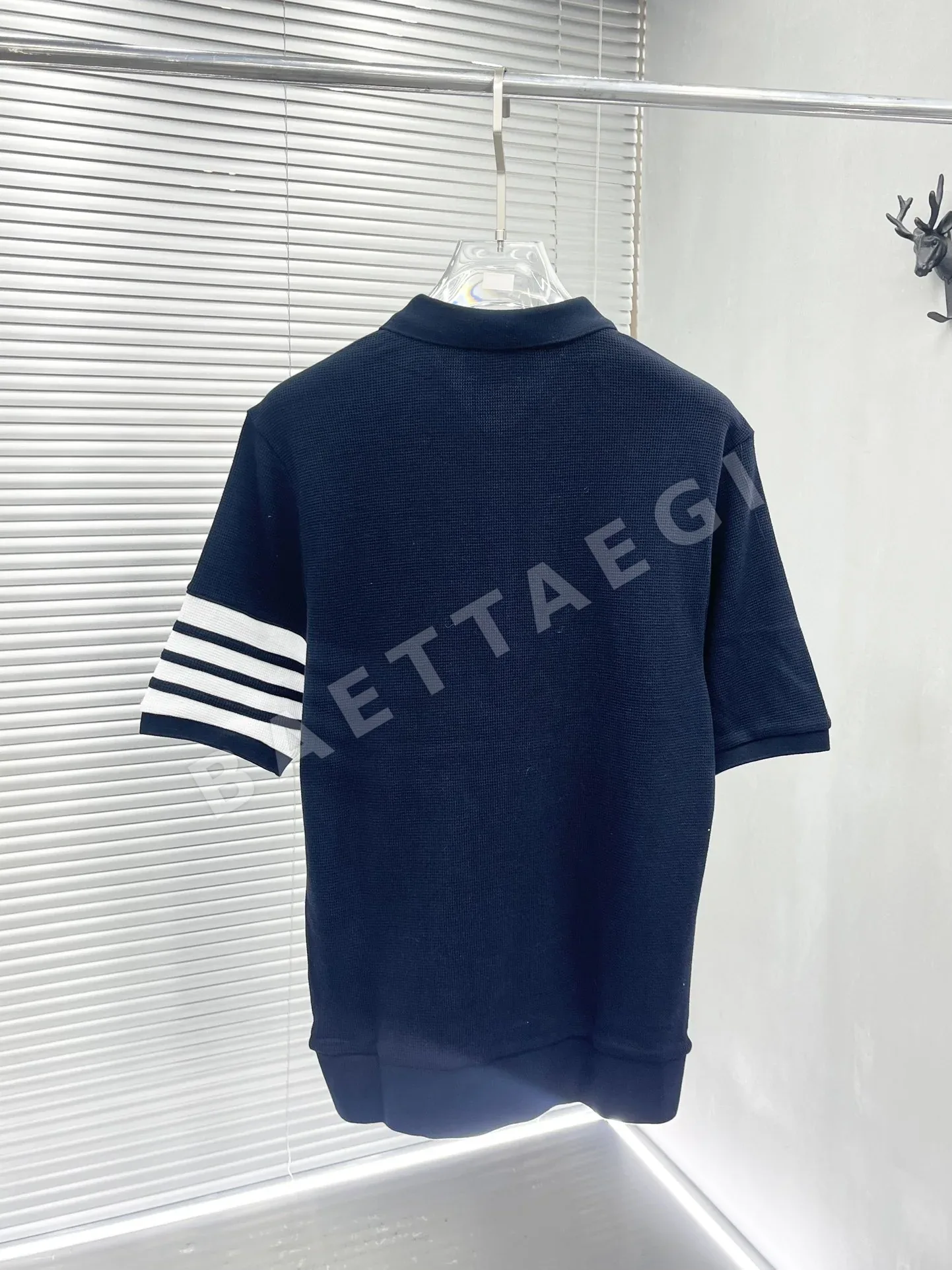 톰브라운 TB 와플 니트 카라 반팔 티셔츠 상세 이미지 9