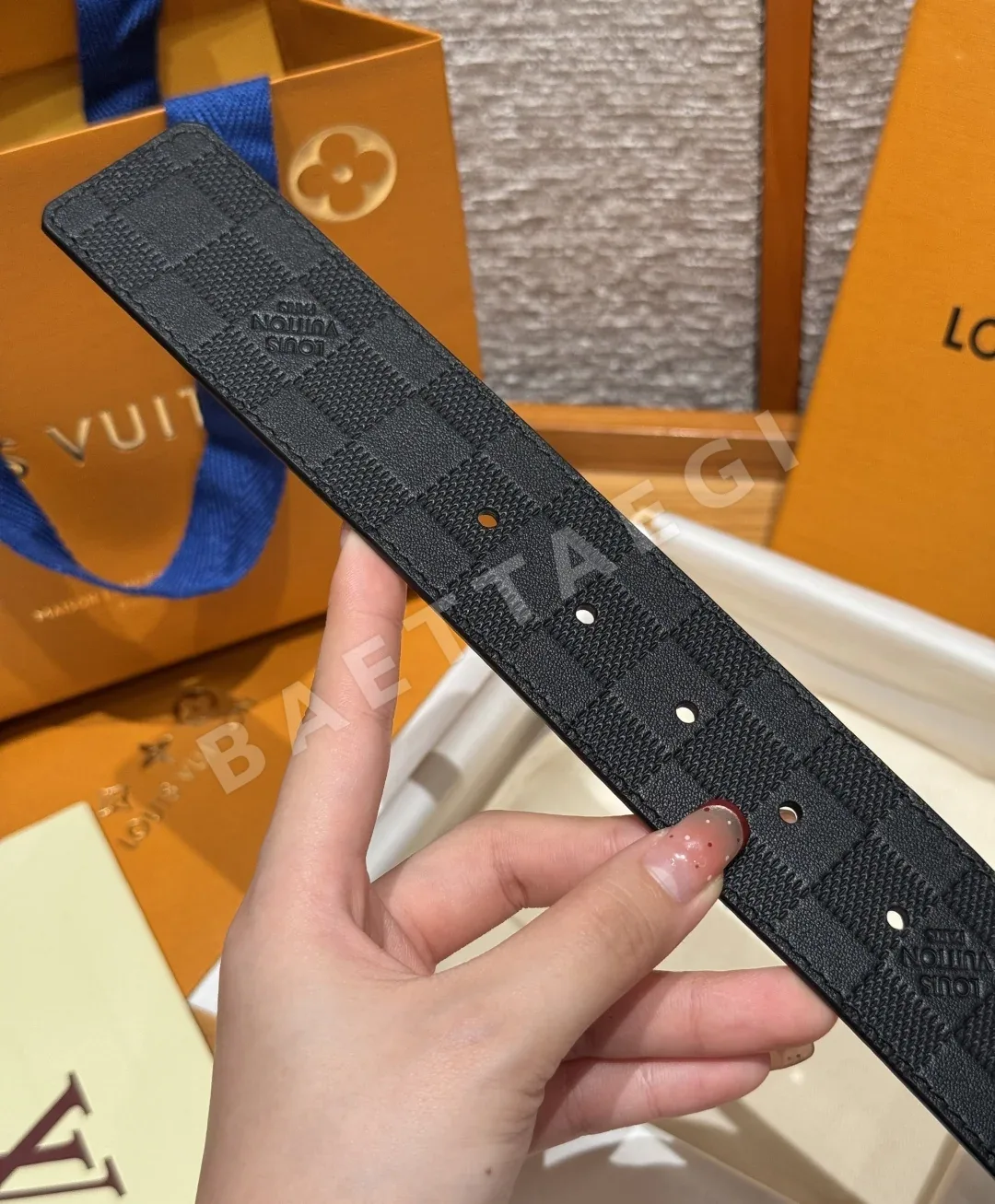 루이비통 피라미드 40mm 리버서블 소가죽 벨트 상세 이미지 7