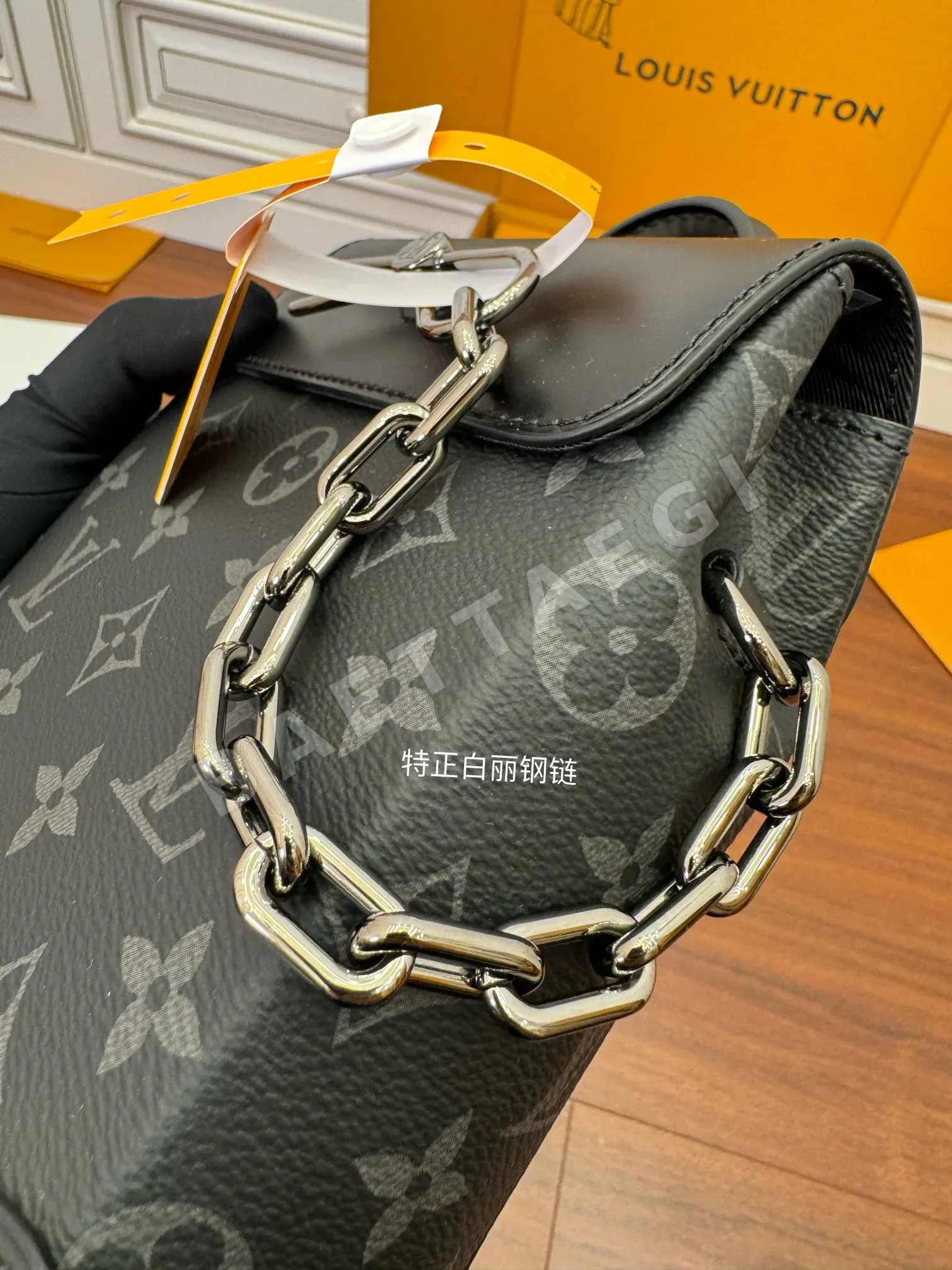루이비통 M82774 가죽 가방 상세 이미지 2