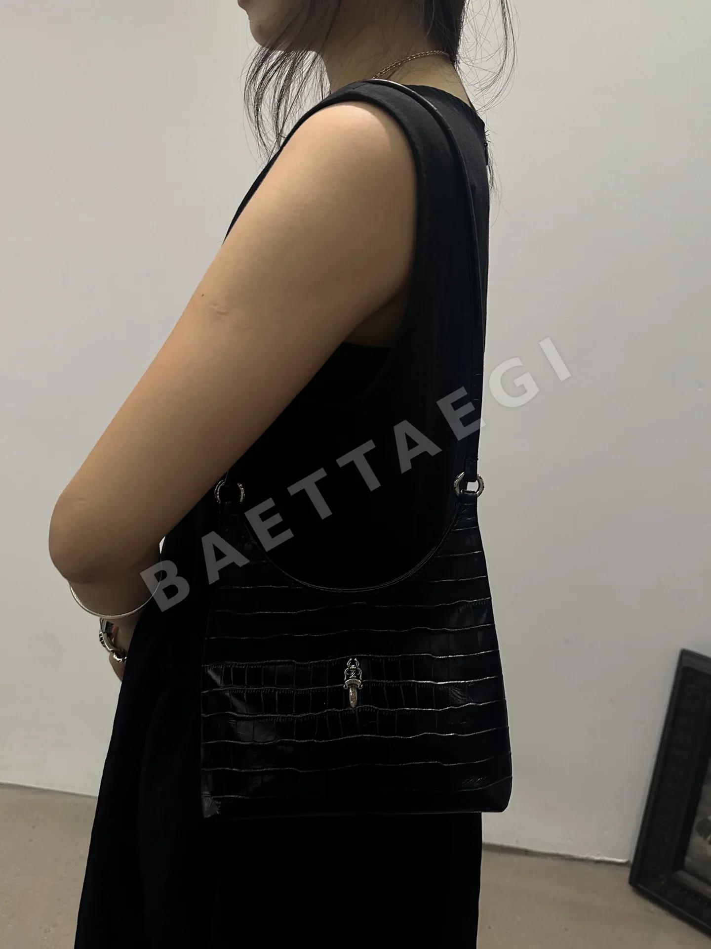 크롬하츠 크로커다일 언더암 가방 상세 이미지 3