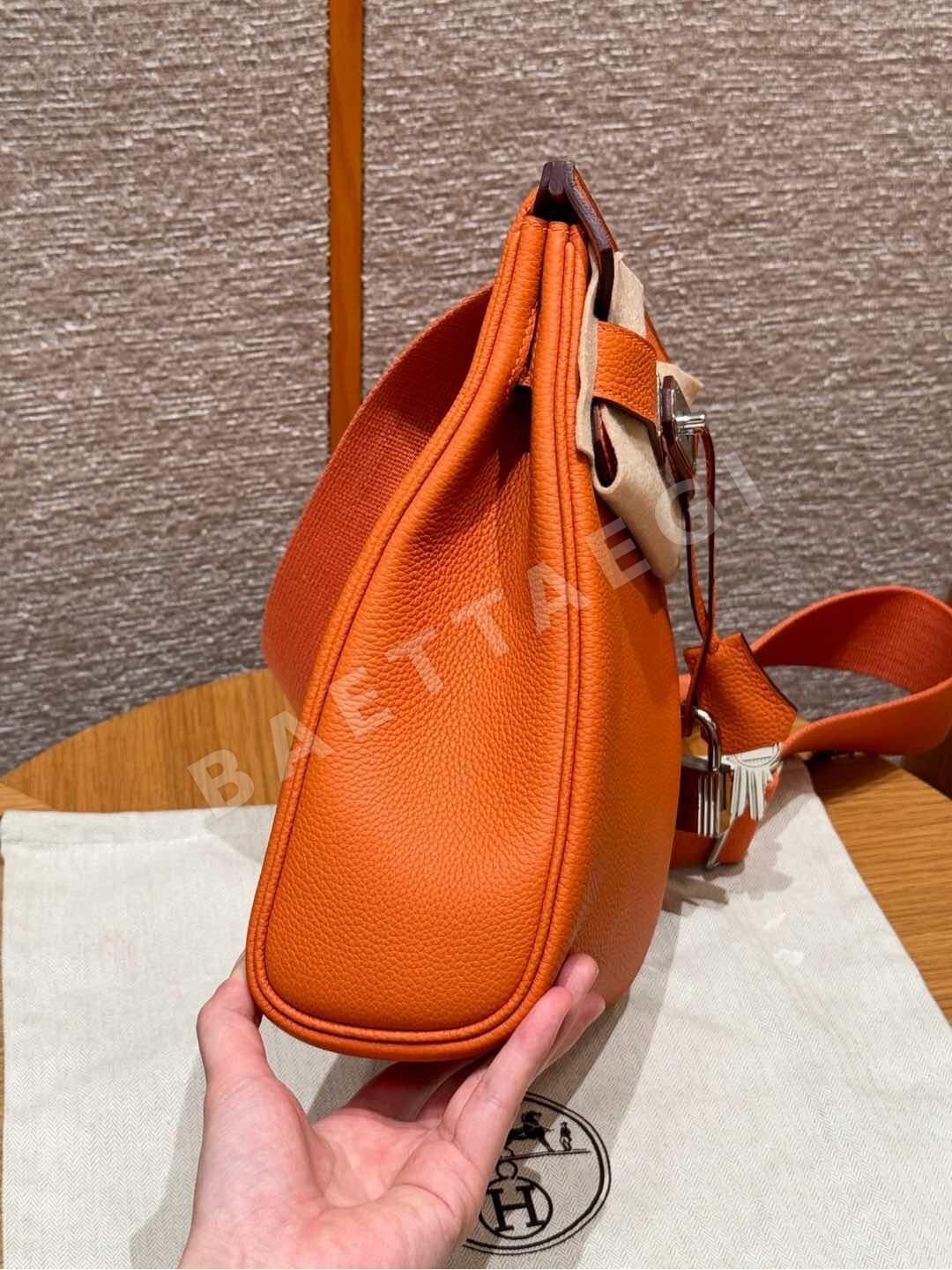 에르메스 핵 아 도 오렌지 토고 가죽 백팩 상세 이미지 3