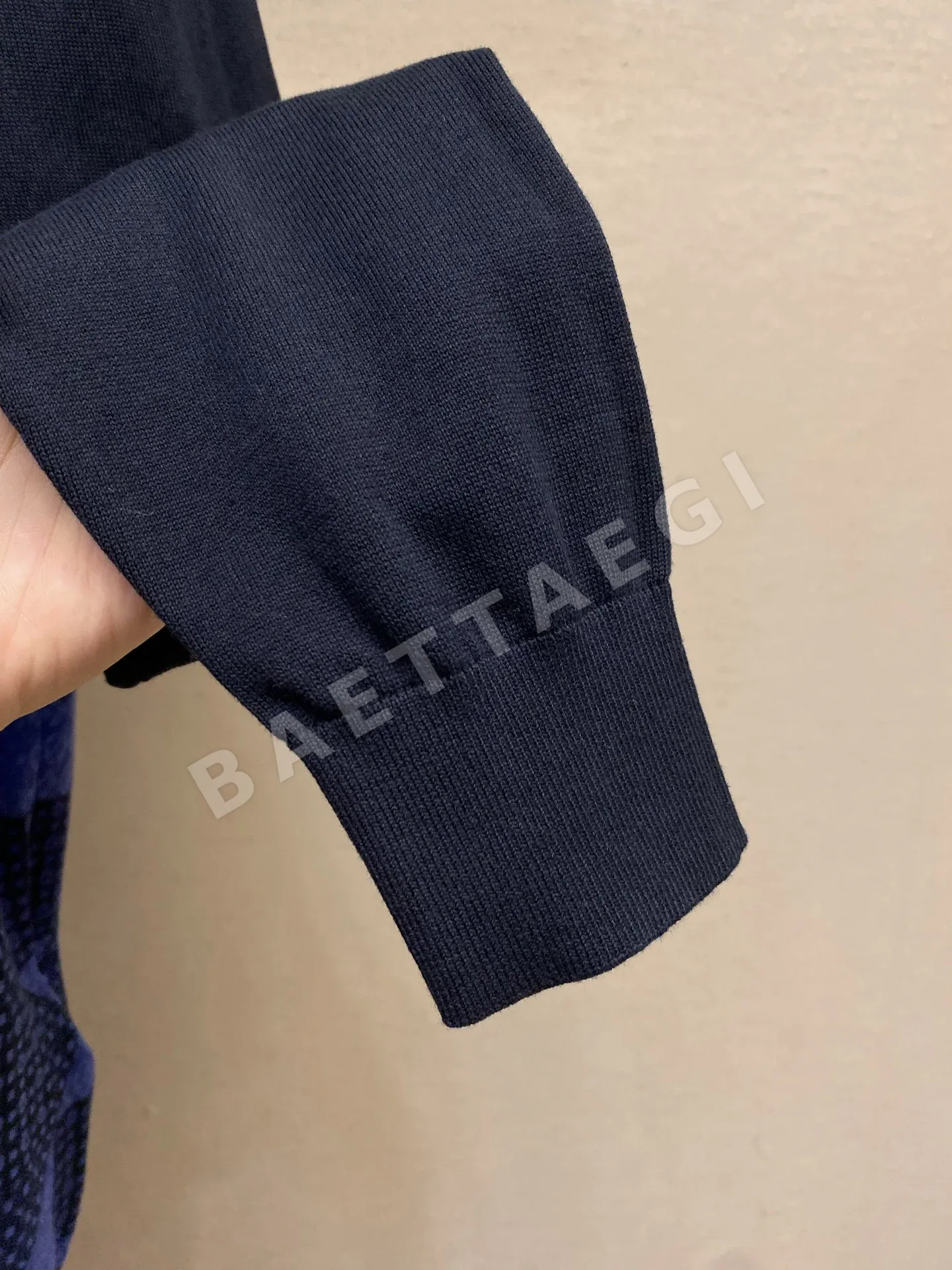 루이비통 컬러 블록 체크 자카드 폴로 니트 상세 이미지 6