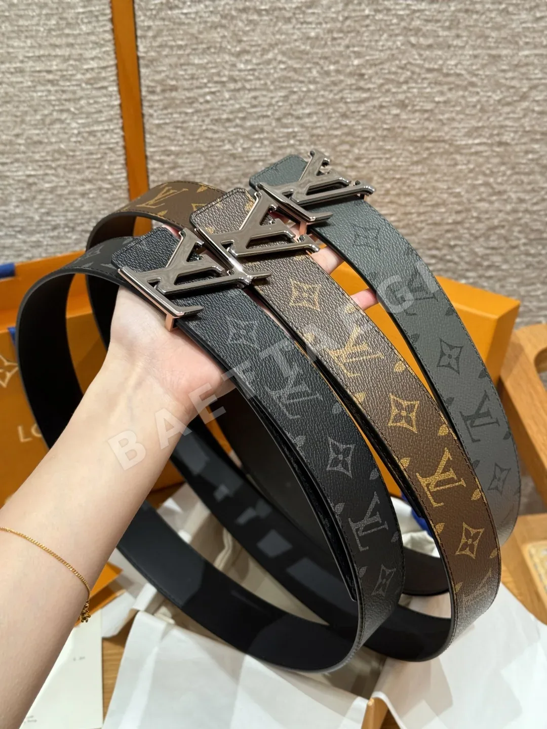 루이비통 이니셜 버클 40mm 리버시블 벨트 173456