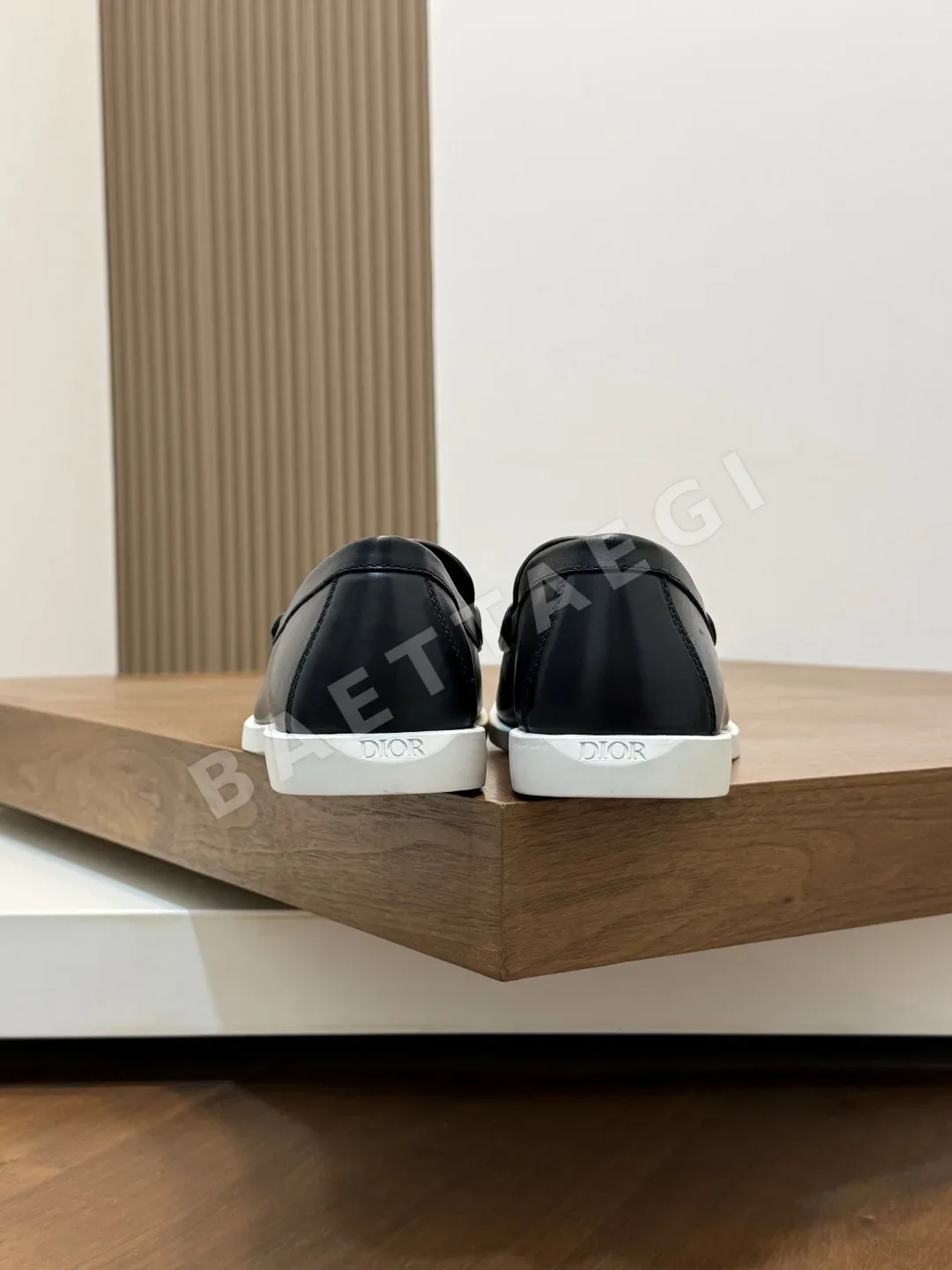 디올 가죽 캐주얼 남성 신발 상세 이미지 8