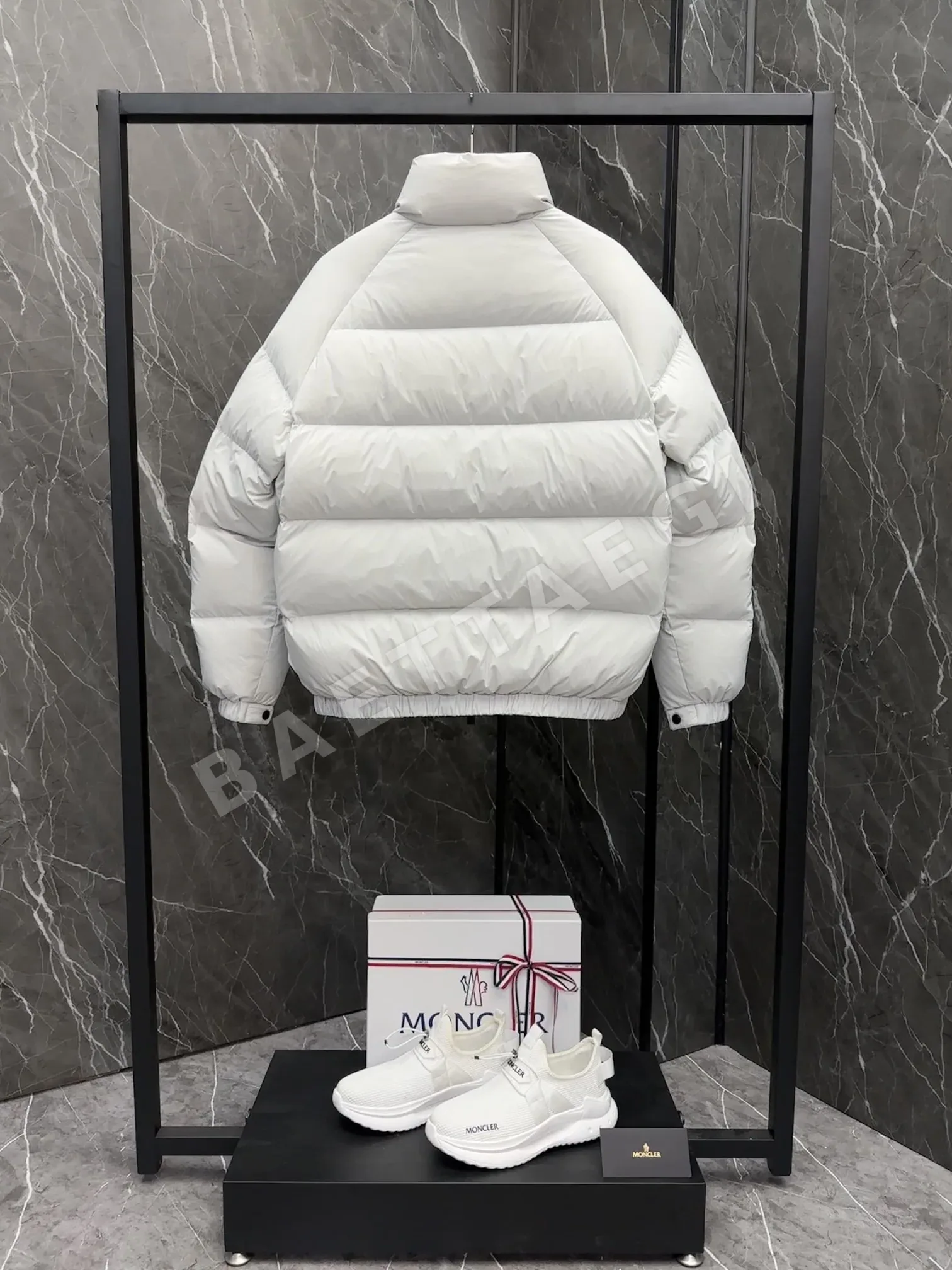 몽클레르 조글러 남성 숏 패딩 재킷 상세 이미지 9