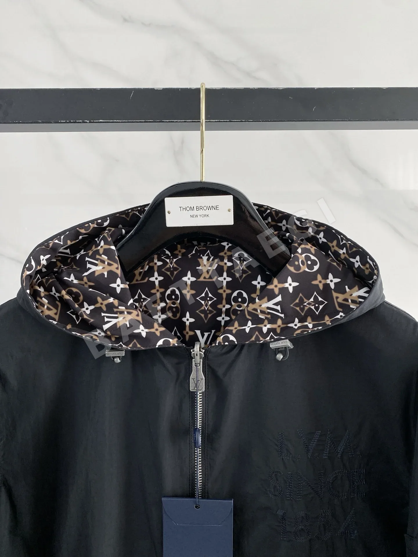 루이비통 2026 S/S 런웨이 클래식 가죽 라벨 재킷 19387 Louis Vuitton 상세 이미지 3
