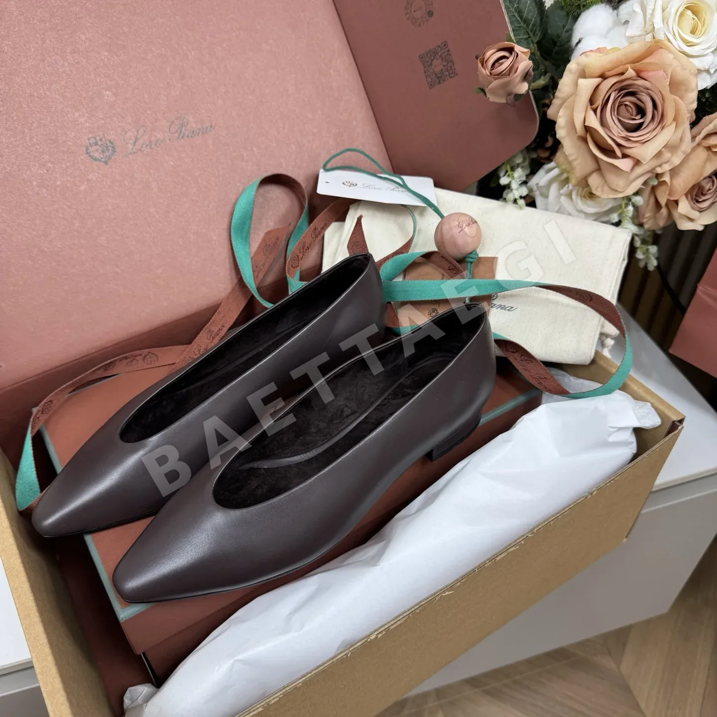 로로피아나 힐 여성 소가죽 약간 둥근 앞코 상세 이미지 2