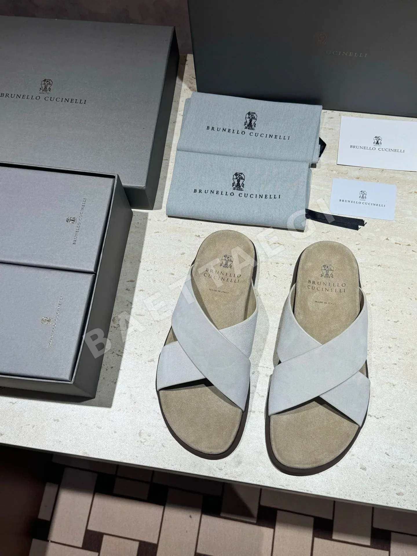 브루넬로쿠치넬리 스웨이드 비치 샌들 상세 이미지 5