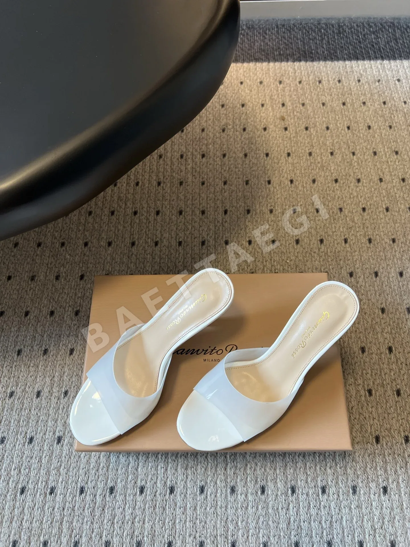 지안비토 로시 지안비토 투명 스트랩 스퀘어토 하이힐 샌들 상세 이미지 2