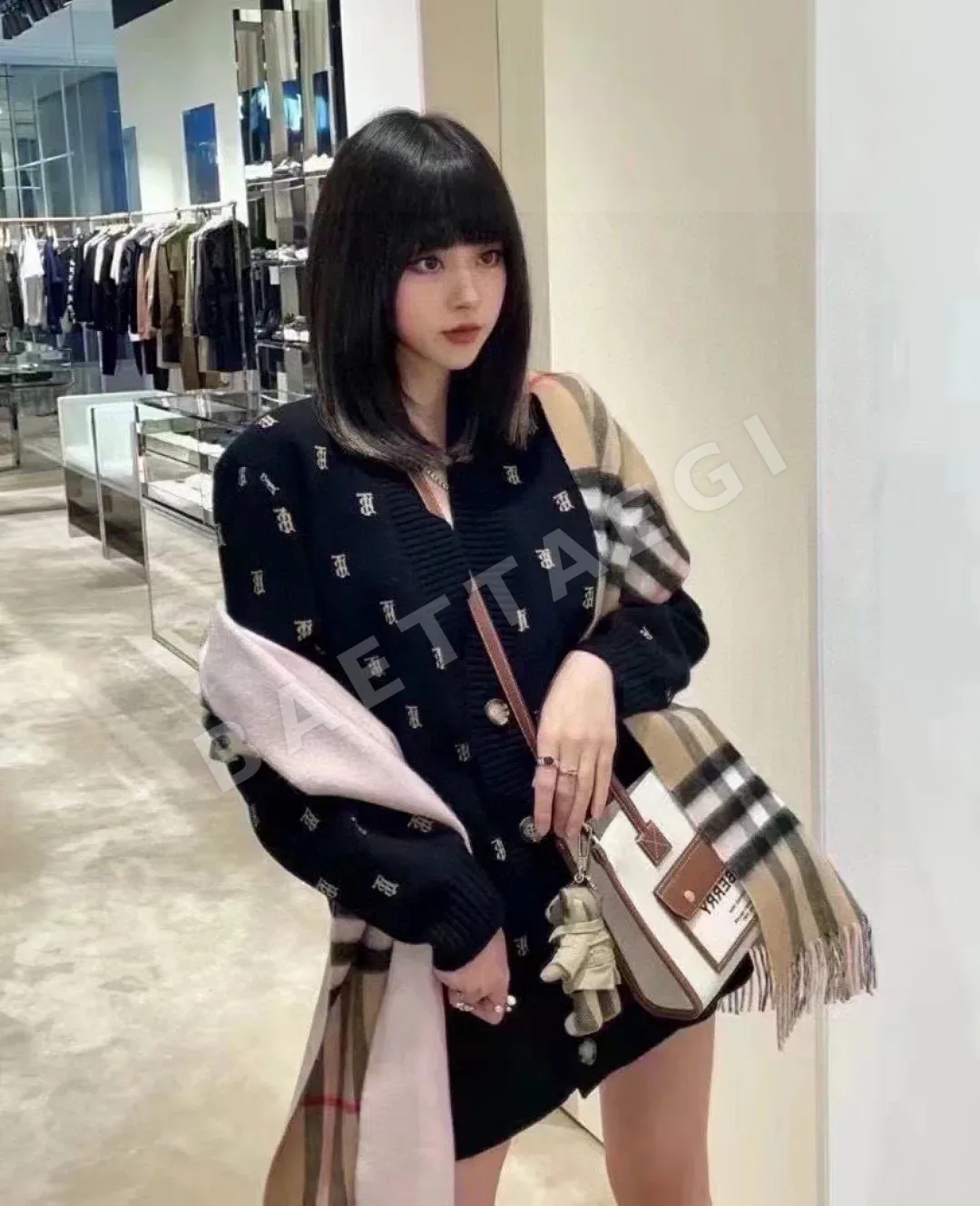 버버리 가방 상세 이미지 7