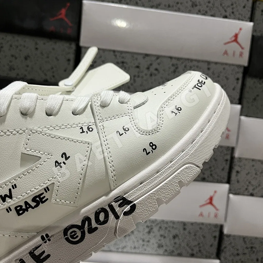 오프화이트 아웃 오브 오피스 OOO 로우 탑스 화이트 202439 Off White Out Of Office OOO Low Tops 상세 이미지 4