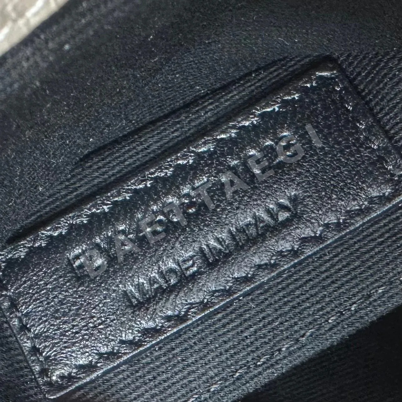 생로랑 니키 램스킨 숄더백 18 cm 상세 이미지 10