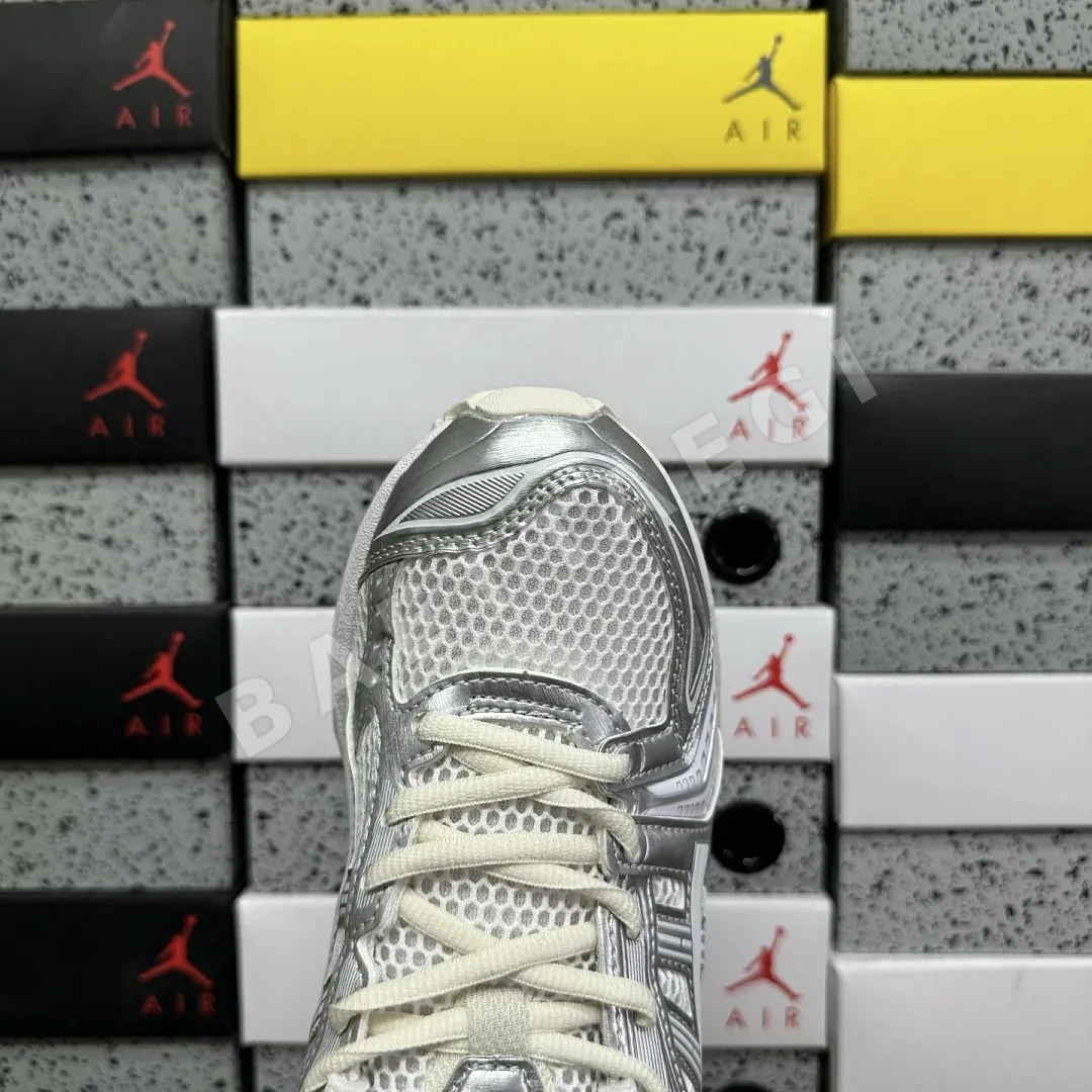 아식스 [LZ] 젤 카야노 14 1201A457-100 200584 Asics Gel-Kayano 14 JJJJound Silver White 상세 이미지 4
