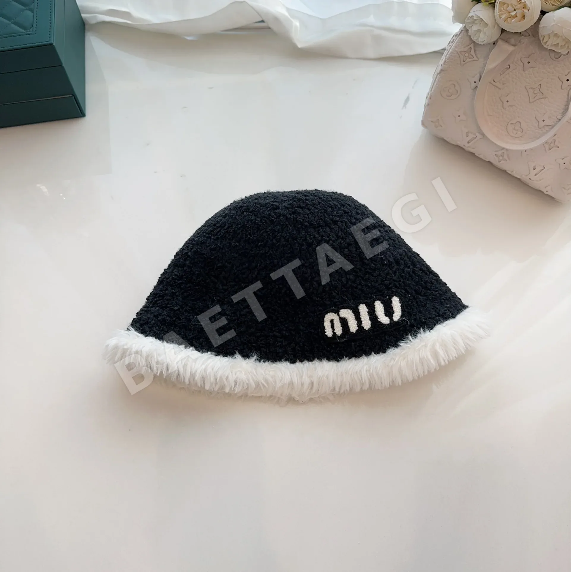 미우미우 모자 81140 Miu Miu Cap 상세 이미지 9