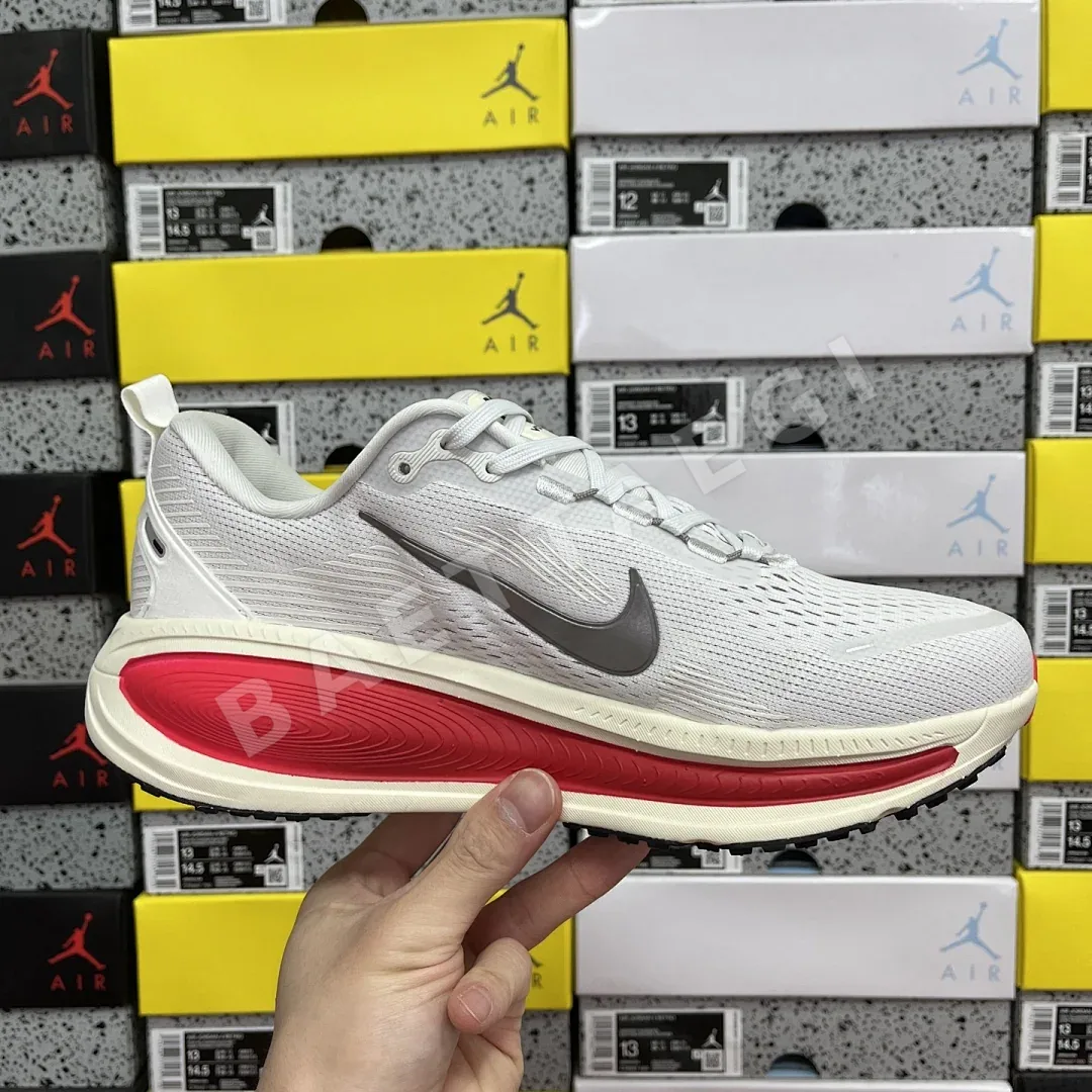 나이키 줌 보메로 18 HM6803-001 201094 Nike Zoom Vomero 18 상세 이미지 6