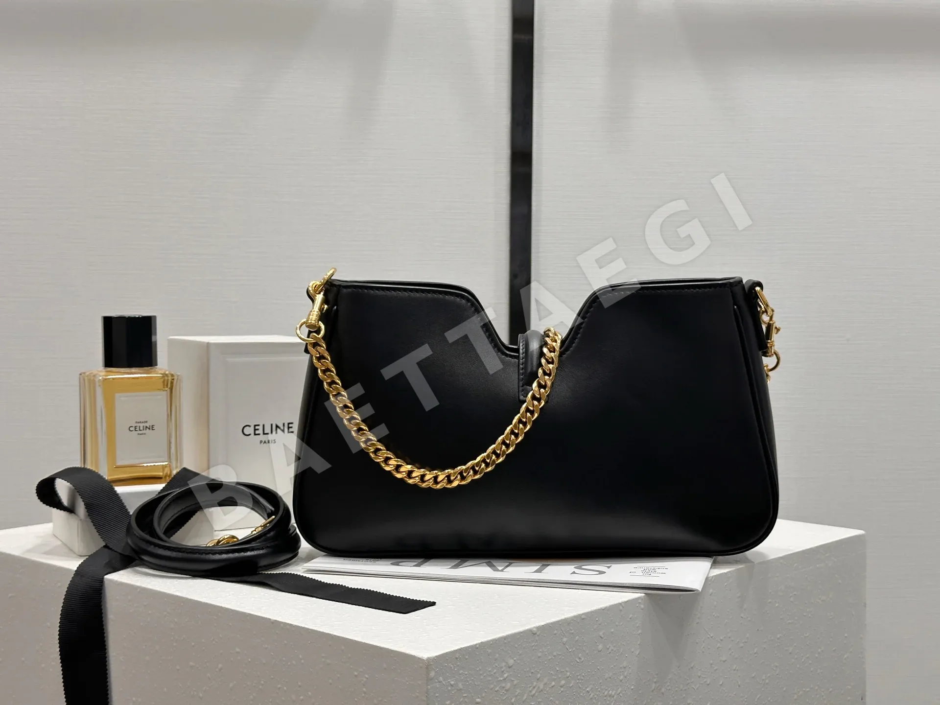 셀린느 러브 16 쇼루더백 가방 상세 이미지 2