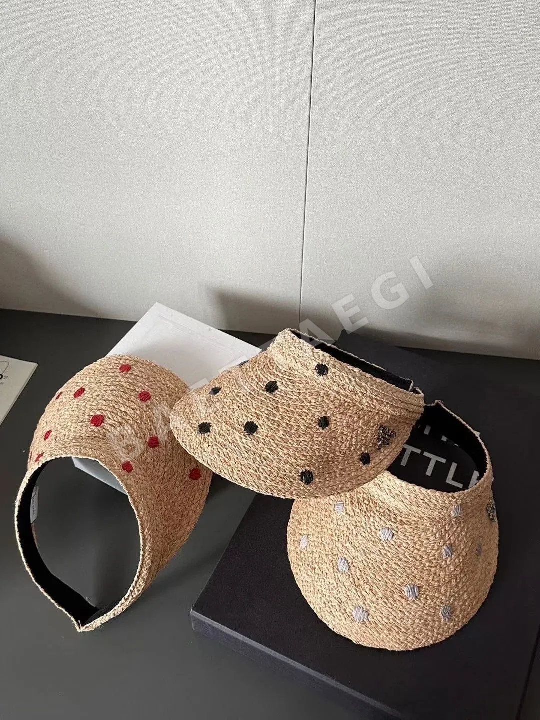 프라다 도트 무늬 린넨 바이저 모자 상세 이미지 9