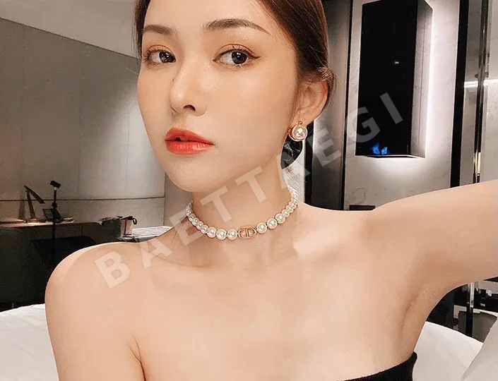 셀린느 하프 진주 메탈 귀걸이 상세 이미지 9