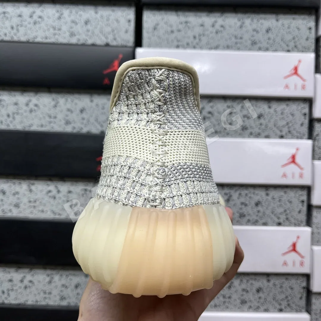 아디다스 [XQ] 이지 부스트 350 V2 FU9161 200785 Adidas Yeezy Boost 350 V2 Lundmark Non 상세 이미지 4