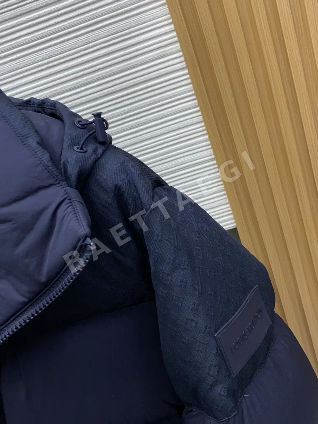 버버리 남성 화이트 덕다운 패딩 점퍼 상세 이미지 4