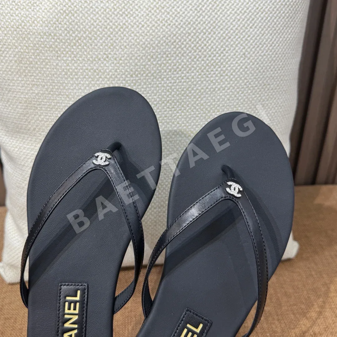 샤넬 더블 C 라인스톤 장식 램스킨 플립플롭 상세 이미지 7