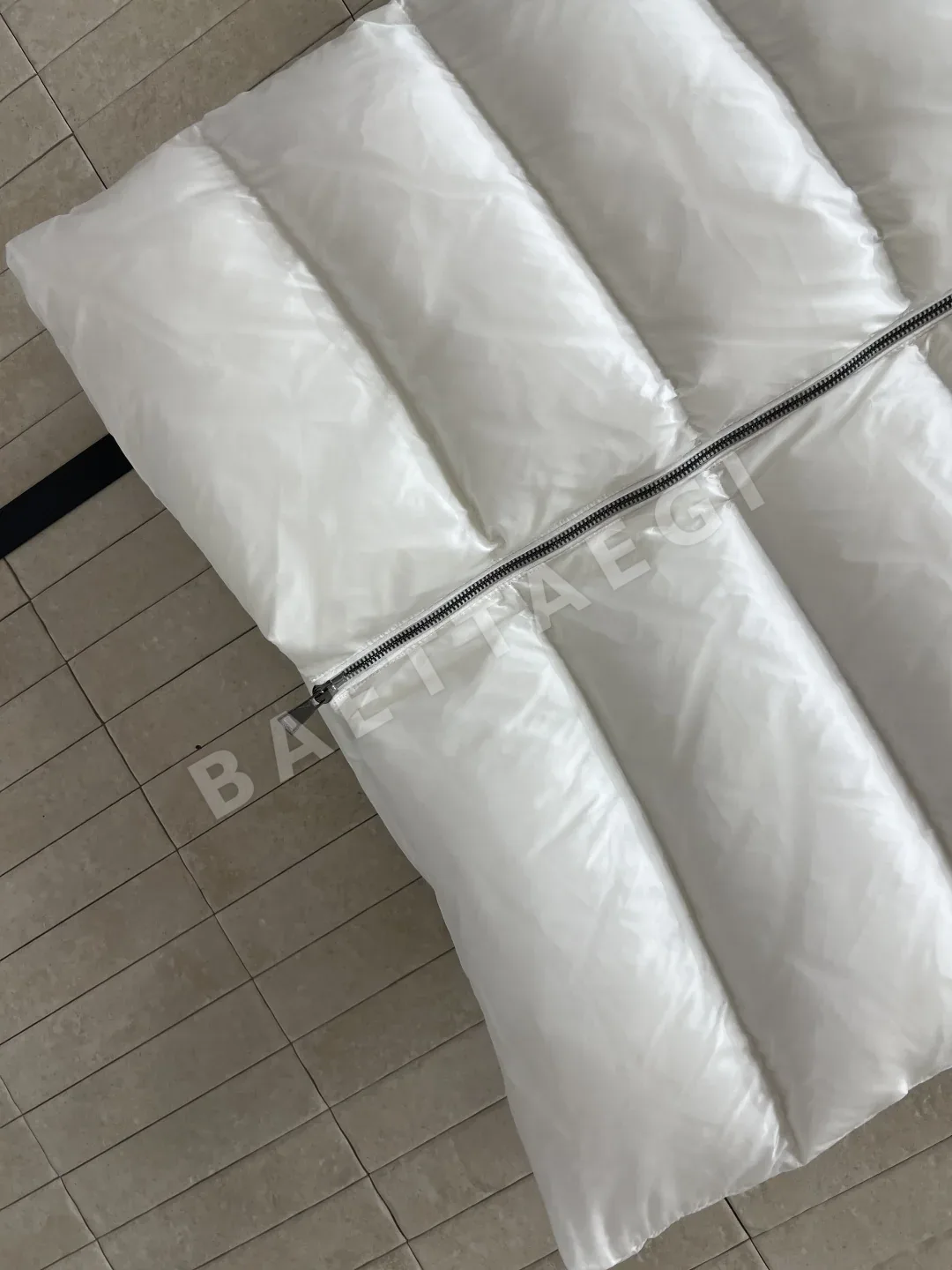 몽클레르 보에딕 롱 패딩 자켓 상세 이미지 4