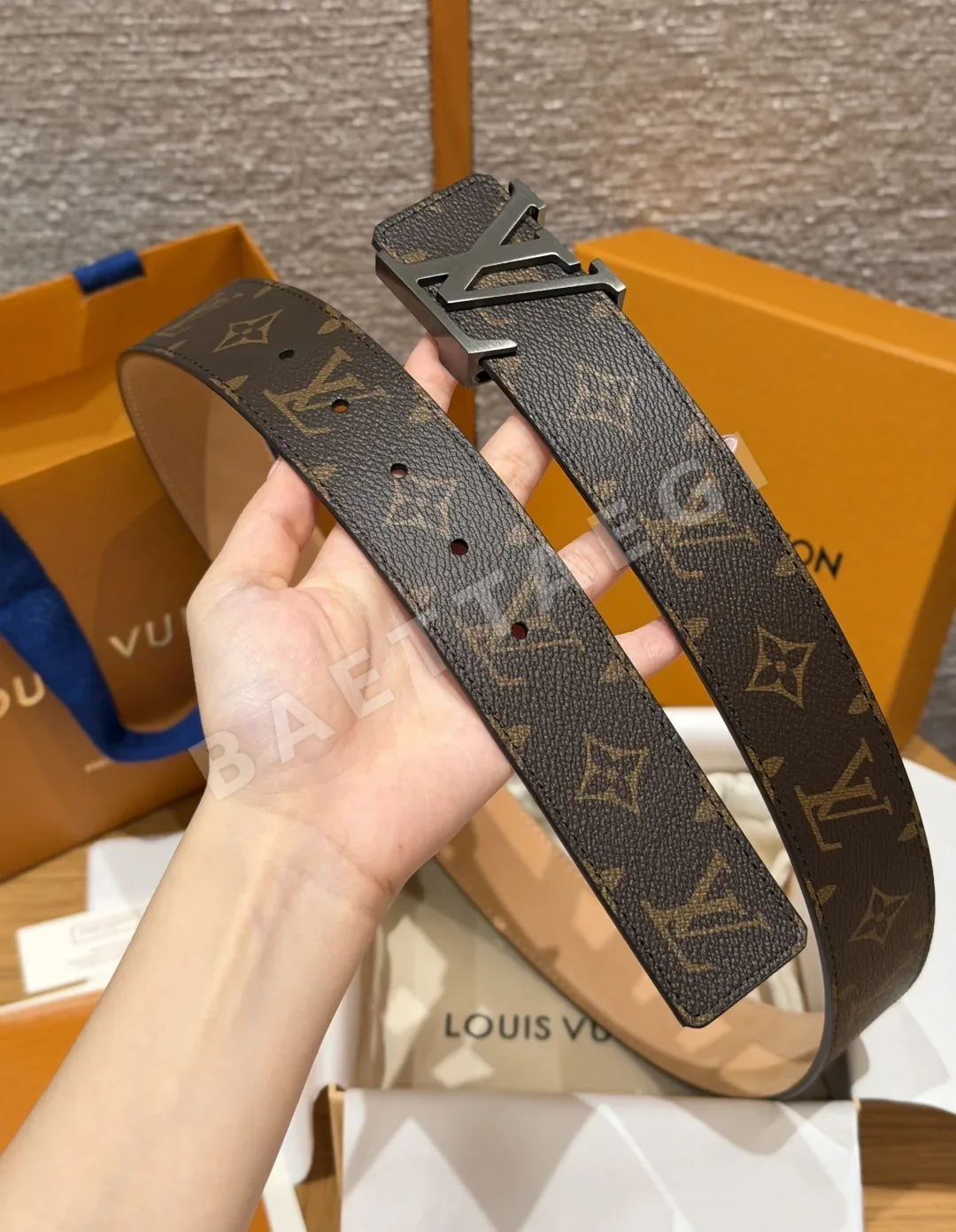루이비통 이니셜 40mm 리버시블 벨트 상세 이미지 5