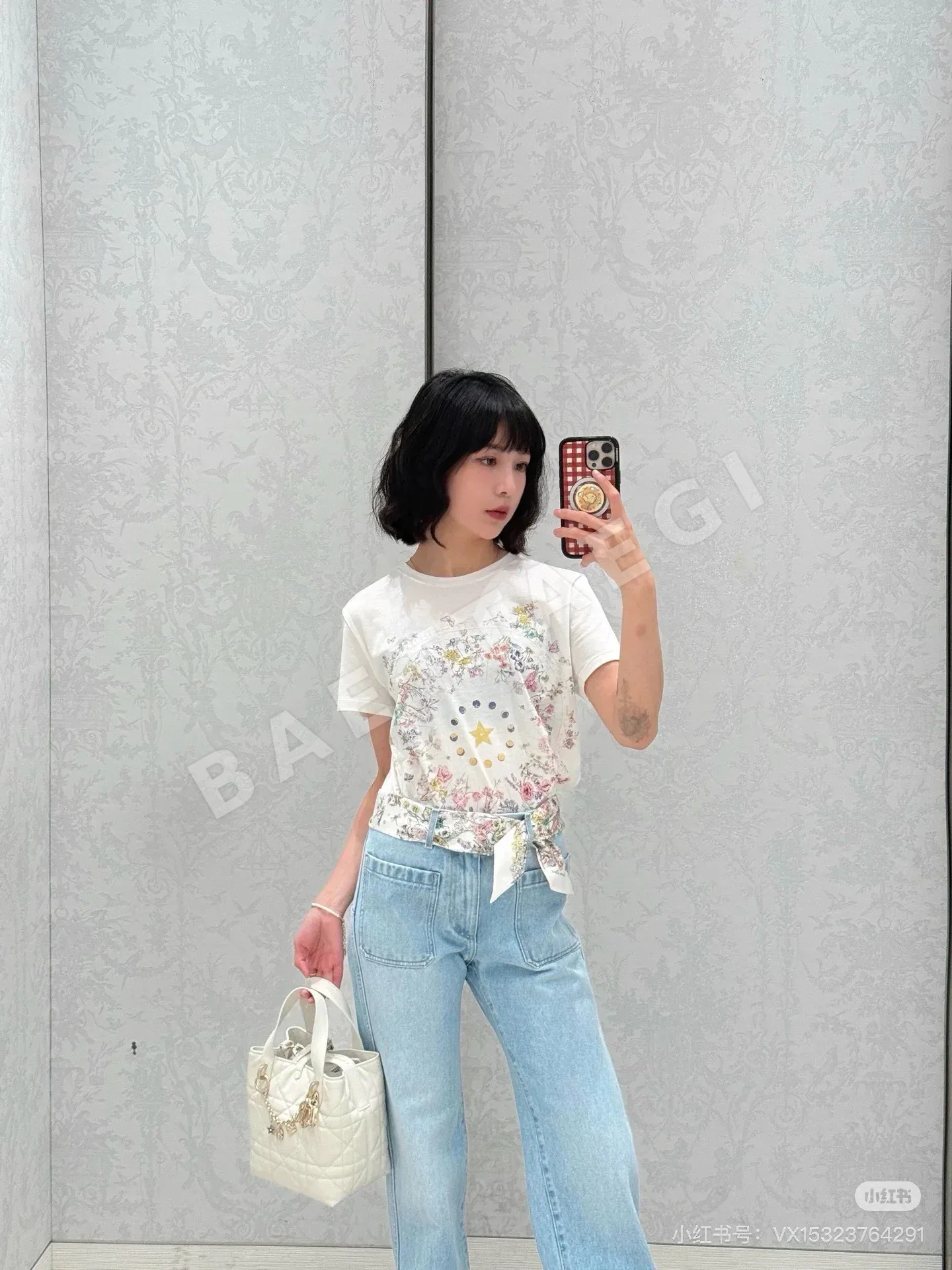 디올 꽃무늬 오각별 프린트 반팔 티셔츠 상세 이미지 2