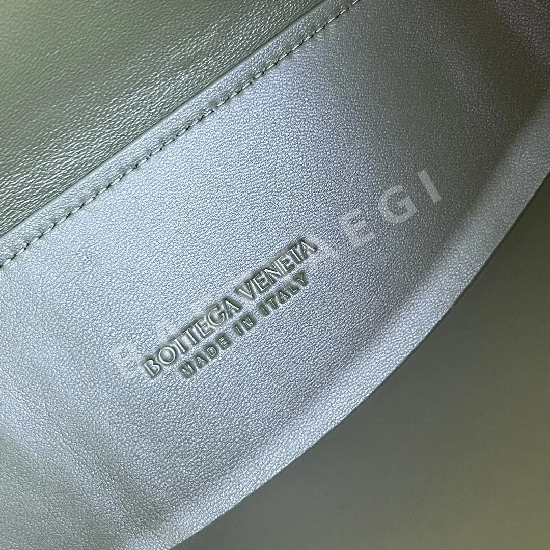 보테가베네타 뉴 오스트리치 레더 가방 805231 5481 상세 이미지 9