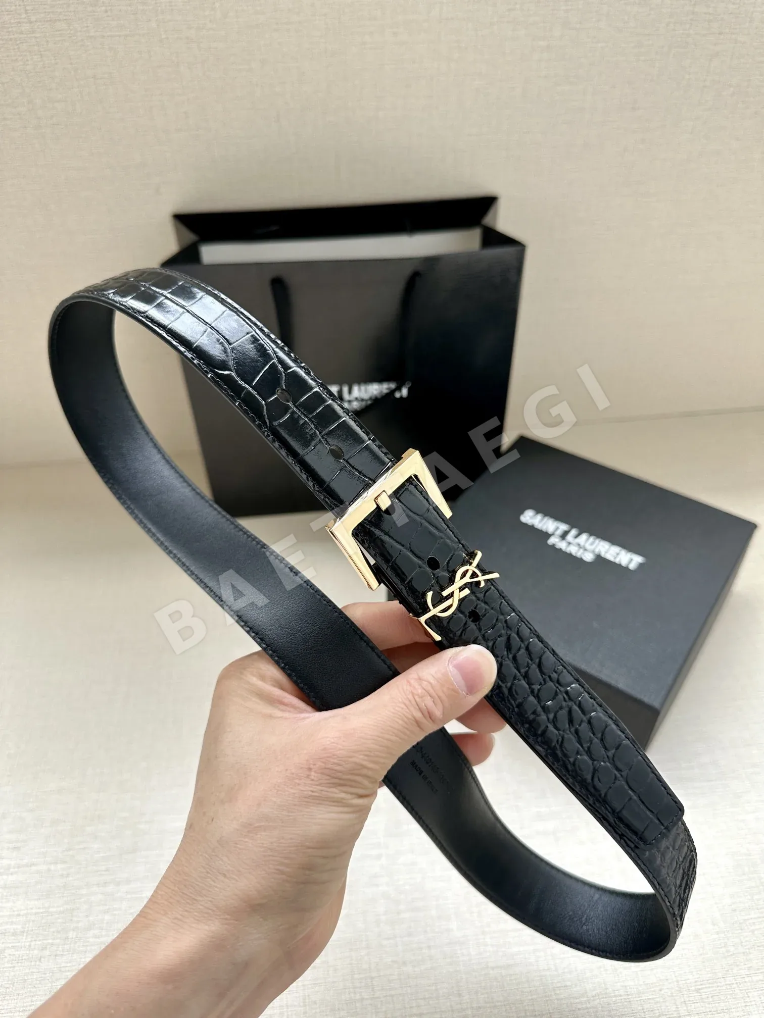 생로랑 YSL 모노그램 악어무늬 가죽 스퀘어 버클 벨트 상세 이미지 3