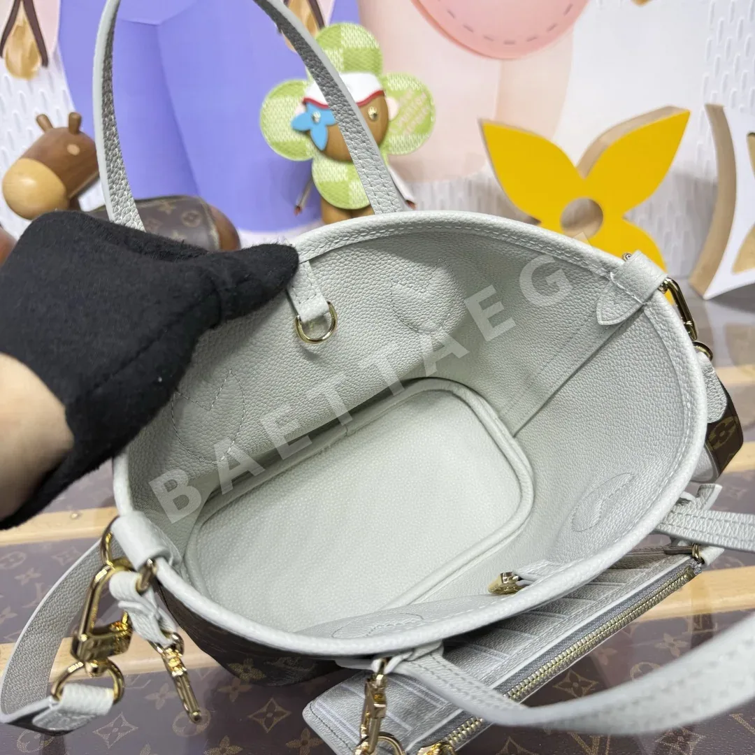 루이비통 네버풀 반둘리에 인사이드아웃 BB 가방 M25656 상세 이미지 3