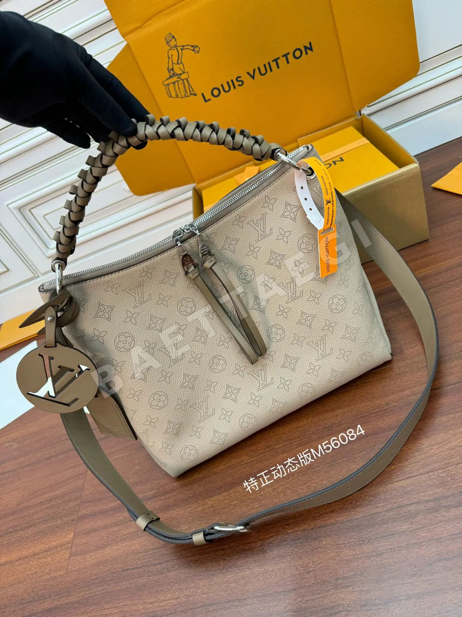 루이비통 M56084 가방 상세 이미지 2