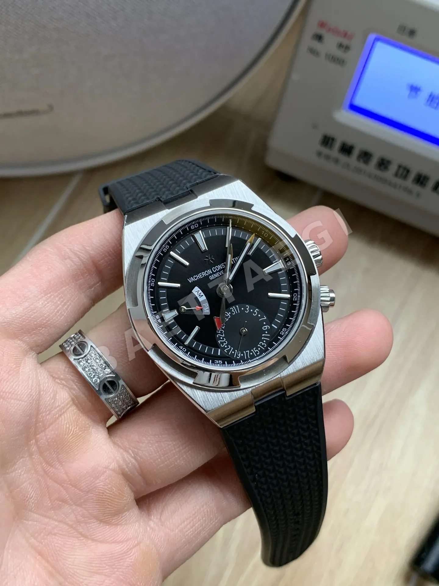 바쉐론콘스탄틴 오버시즈 멀티펑션 시계 42MM7920 V 상세 이미지 2