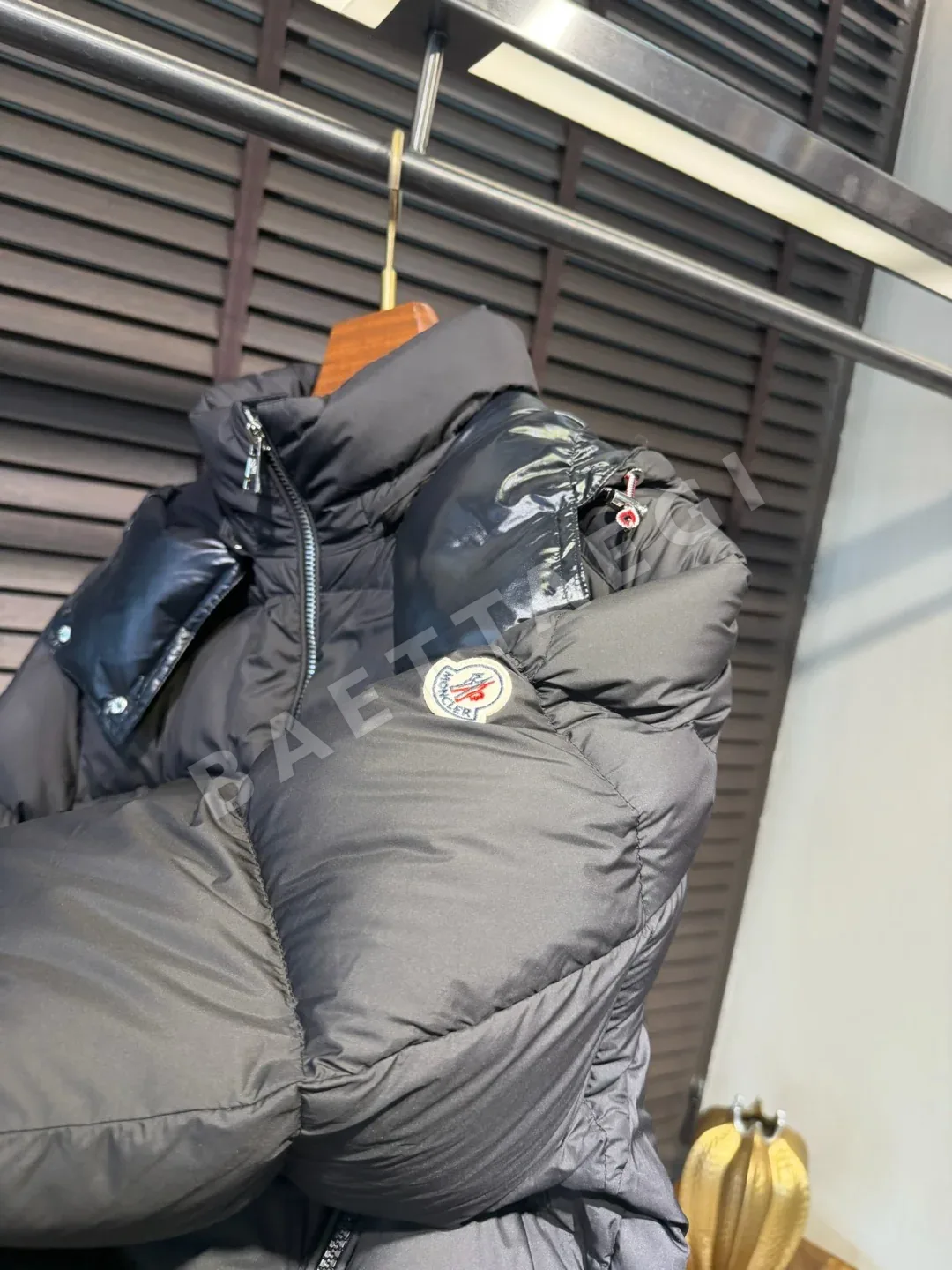 몽클레르 친환경 폴리에스터 화이트 덕다운 남성 패딩 상세 이미지 7