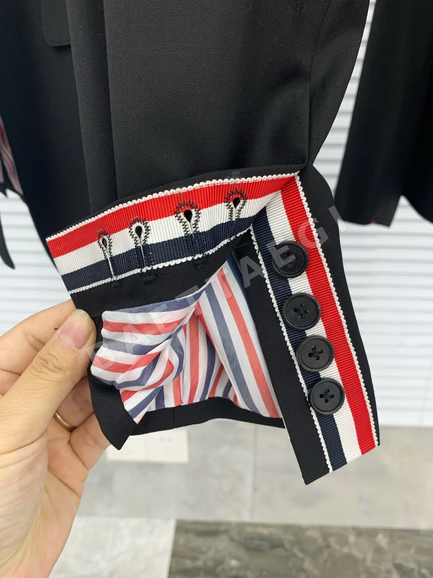 톰브라운 네이비 슬림핏 남성 정장 바지 상세 이미지 7