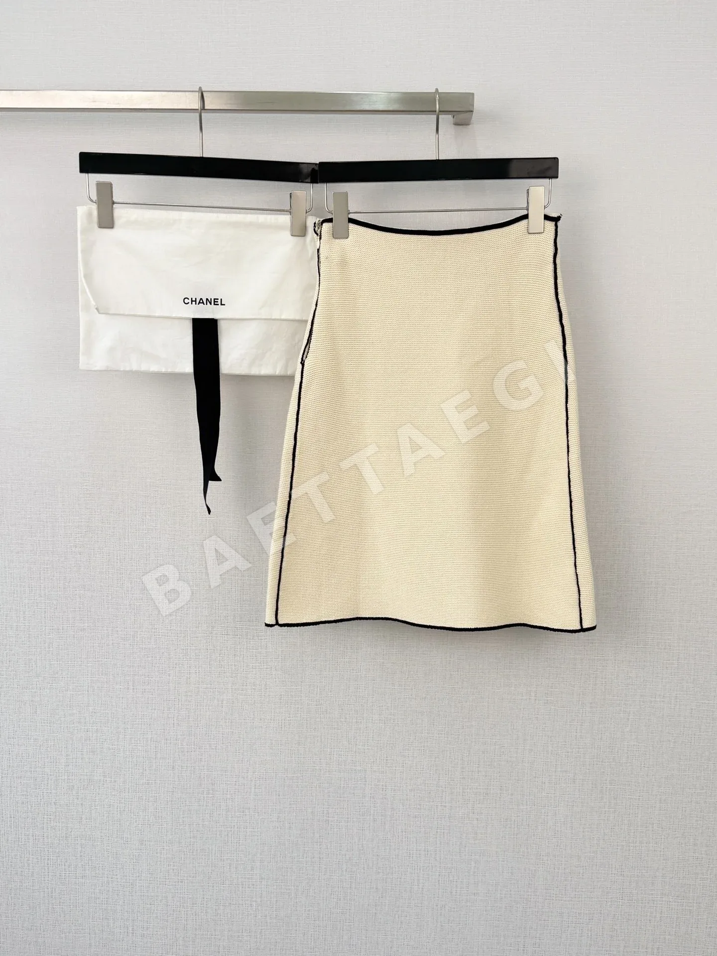 샤넬 더블 C 자수 컬러 블록 미디 스커트 상세 이미지 2