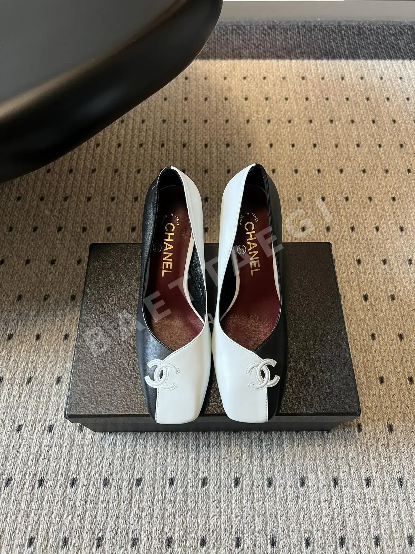 샤넬 뉴스퀘어 토 더블 C 장식 하이힐 신발 95587